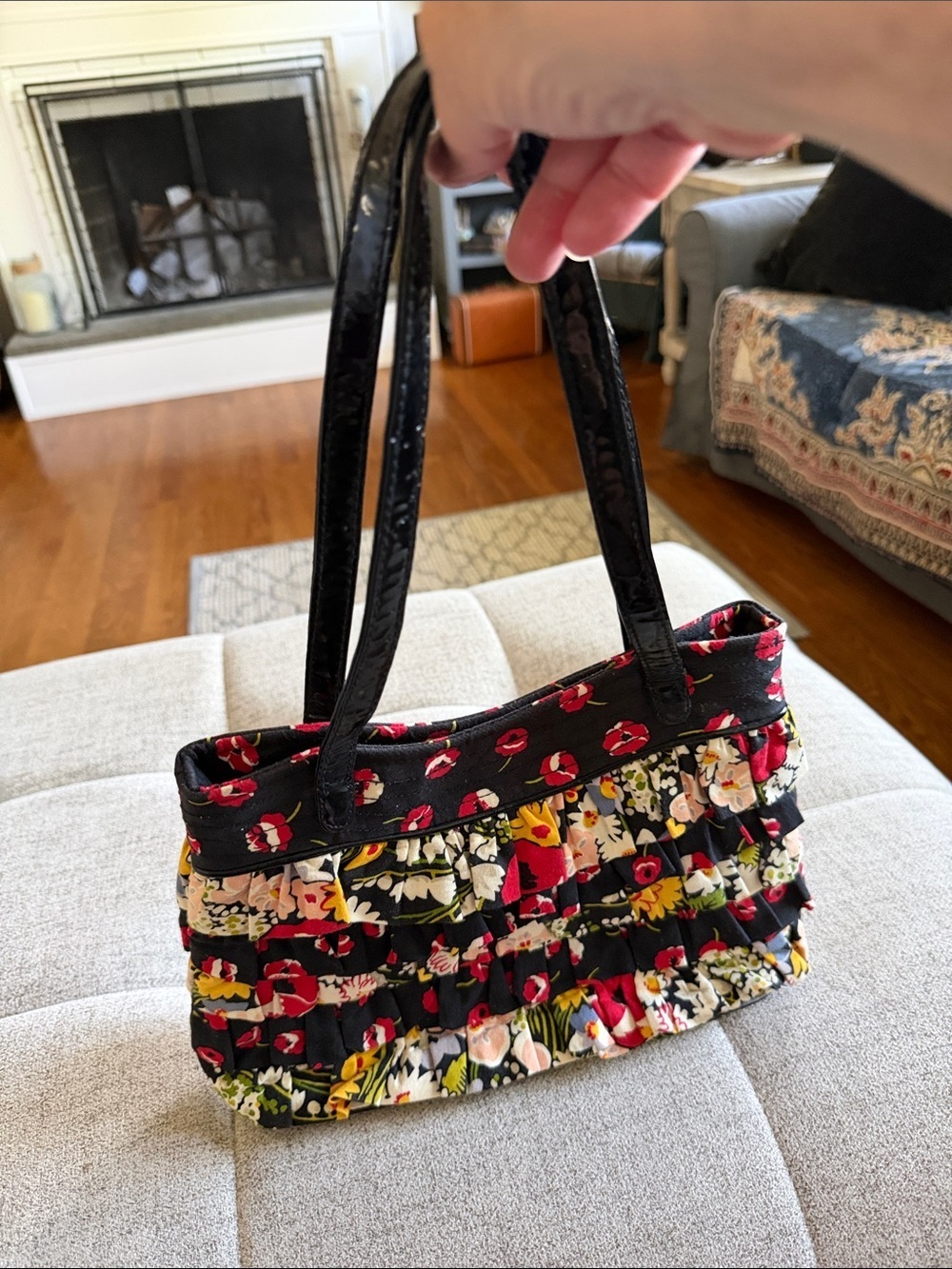 Vera Bradley Black Floral Ruffle Bag Red Yellow Cream Print 9x12